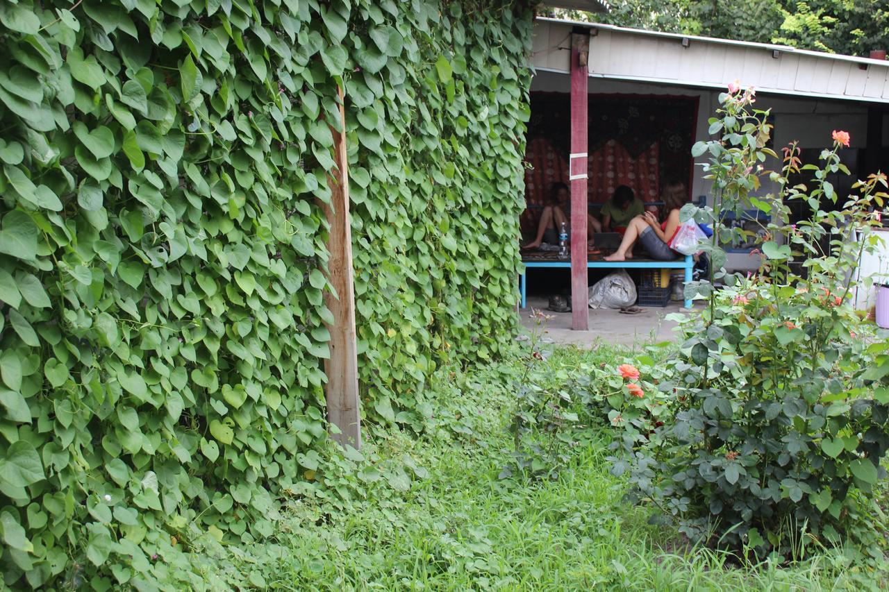 Nomads Home Bischkek Exterior foto